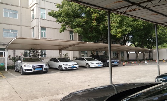 膜結構車棚