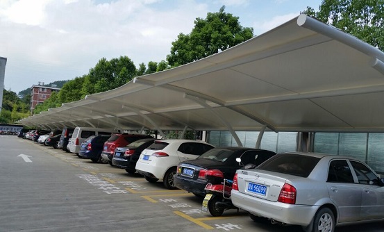 膜結構自行車棚