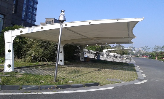 膜結構車棚